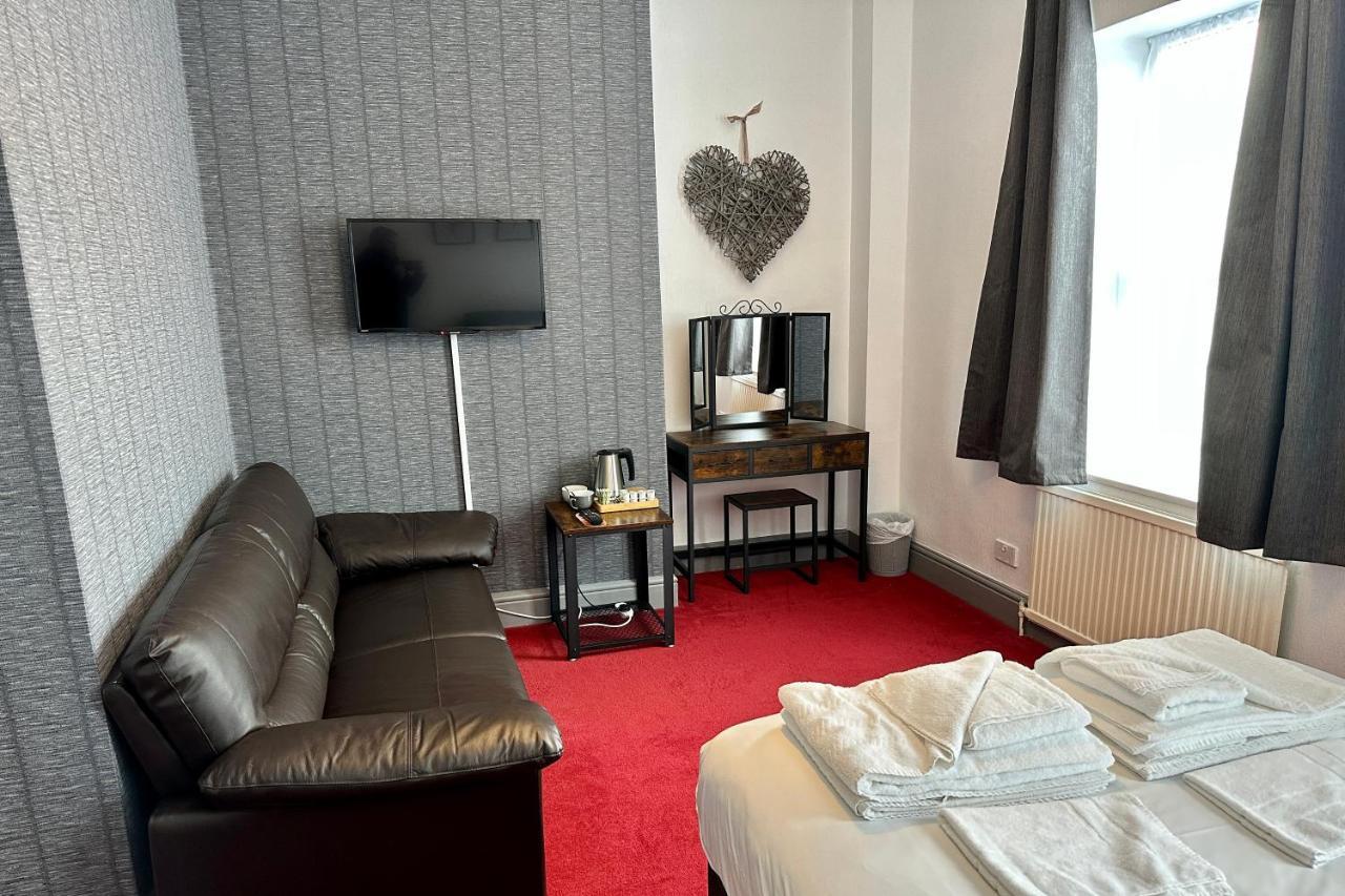 The Derby Hotel Barrow-in-Furness ภายนอก รูปภาพ