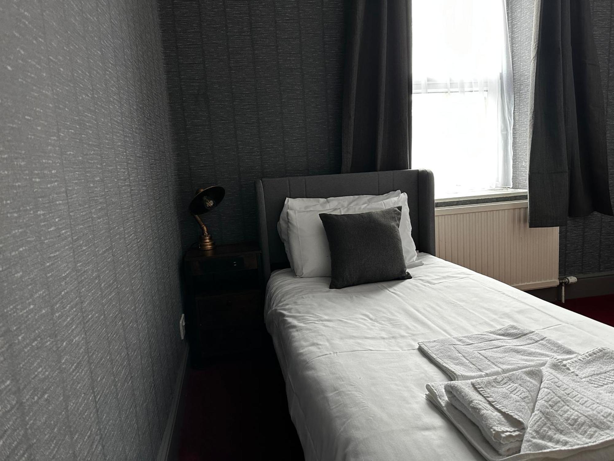 The Derby Hotel Barrow-in-Furness ภายนอก รูปภาพ