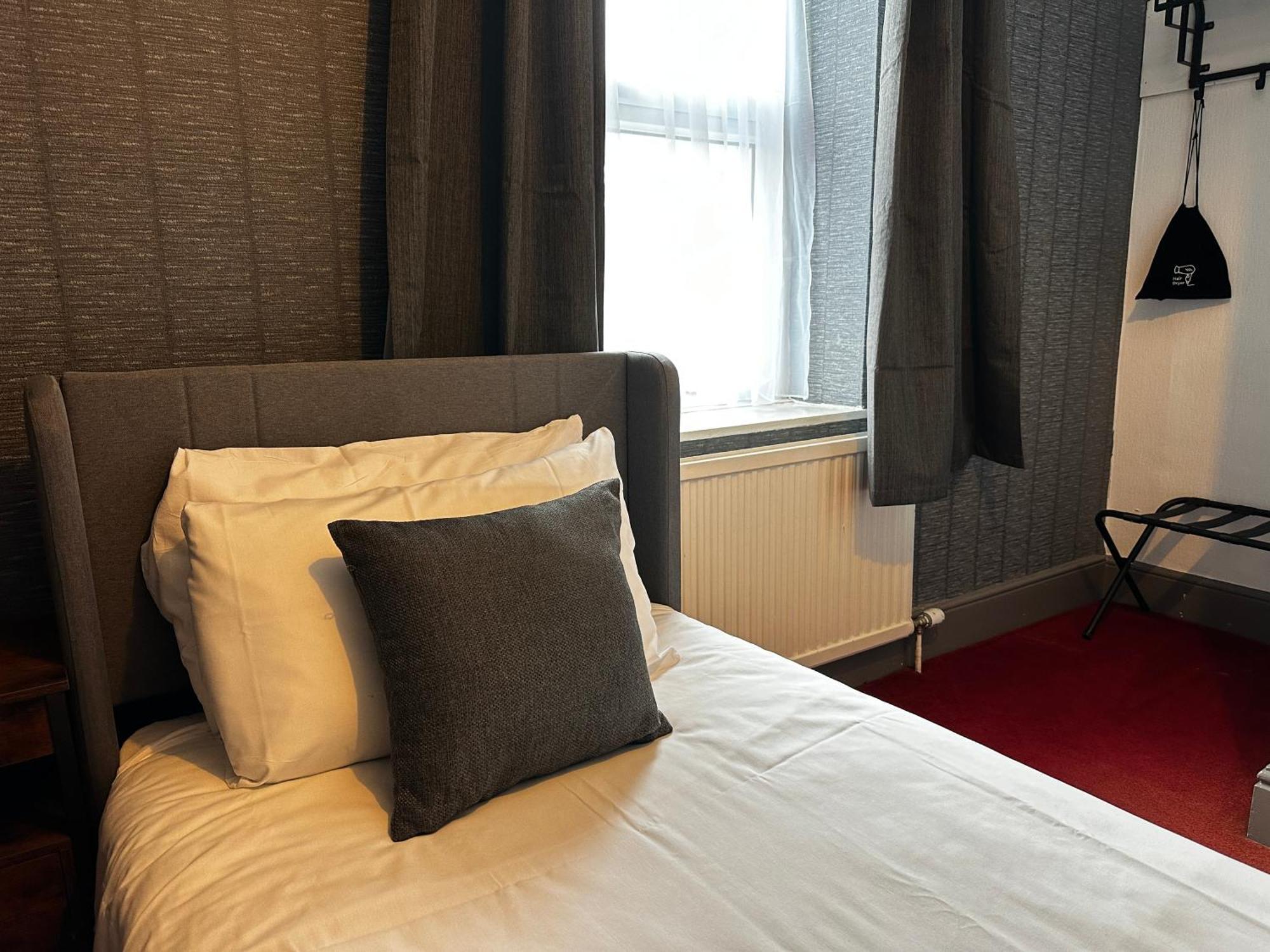 The Derby Hotel Barrow-in-Furness ภายนอก รูปภาพ