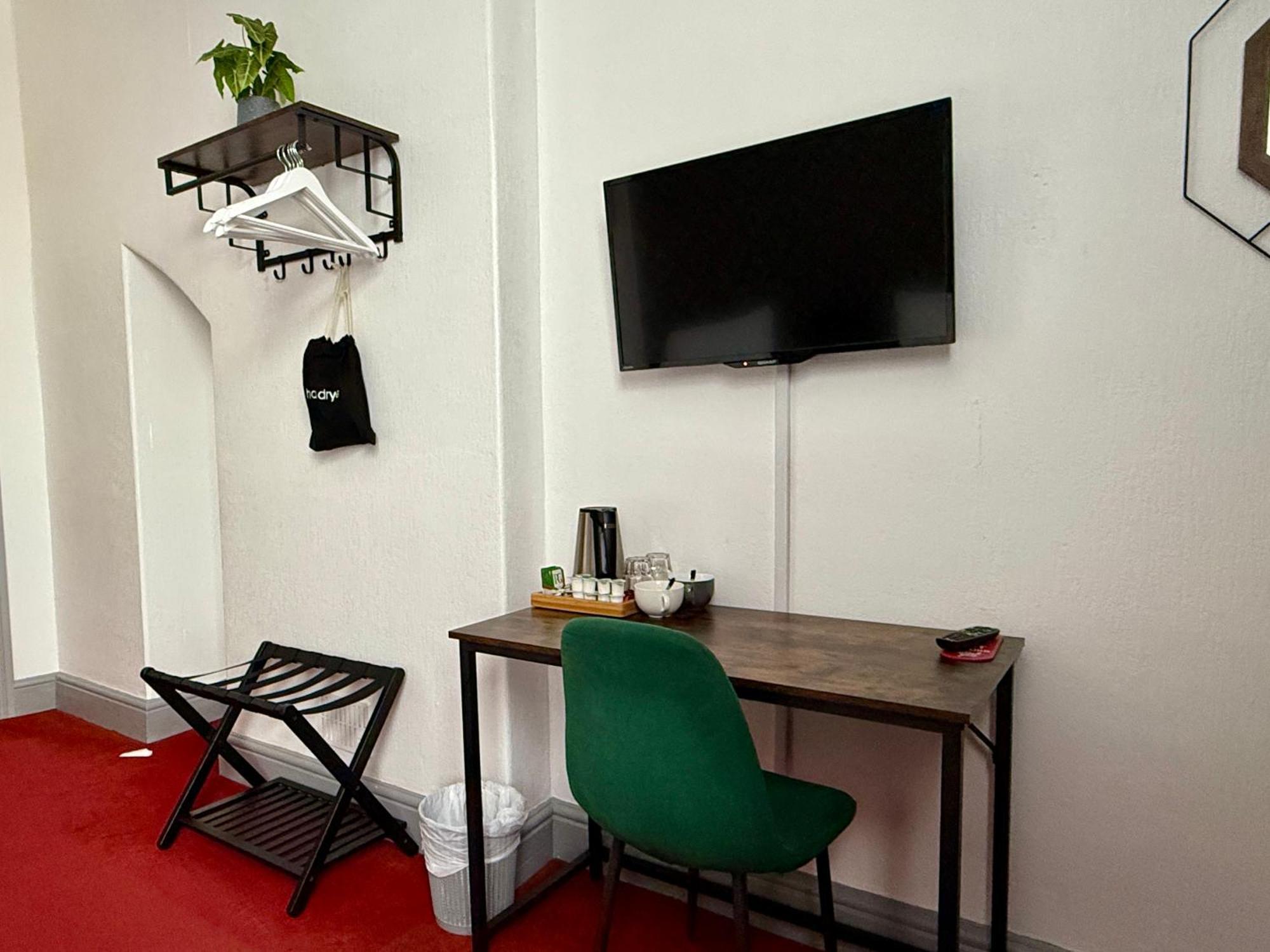 The Derby Hotel Barrow-in-Furness ภายนอก รูปภาพ